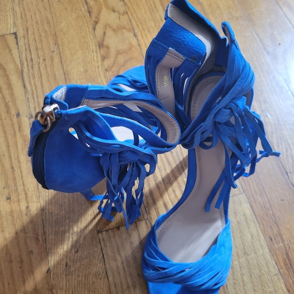 Shoes - Picture 3 of 6